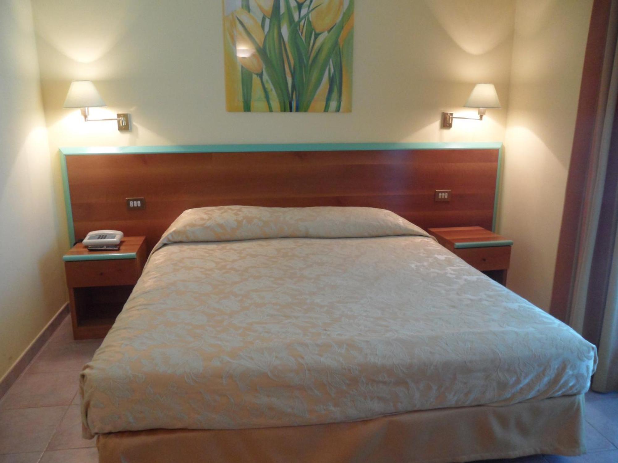 Hotel Parco Degli Ulivi Scerne Экстерьер фото