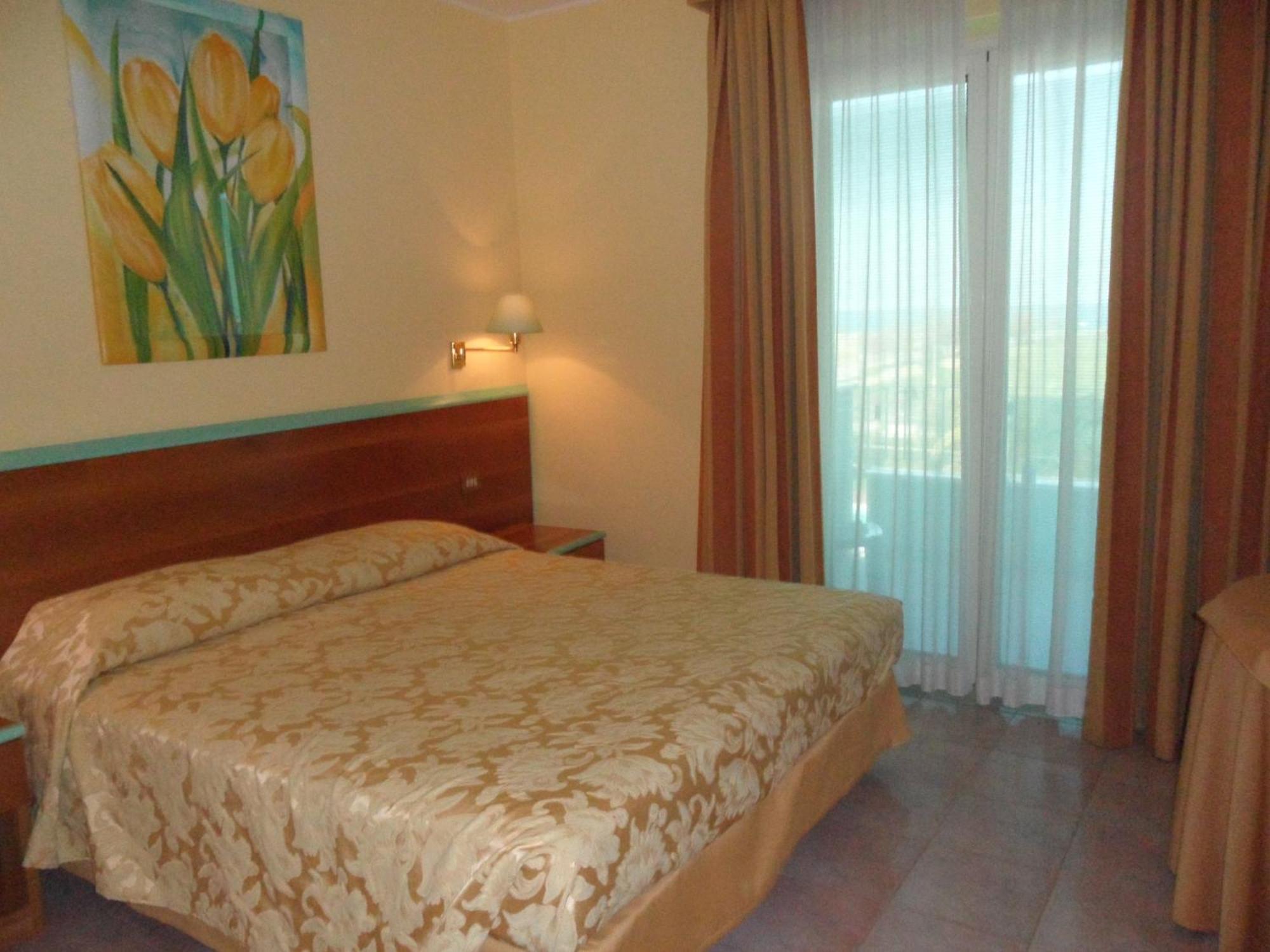 Hotel Parco Degli Ulivi Scerne Экстерьер фото