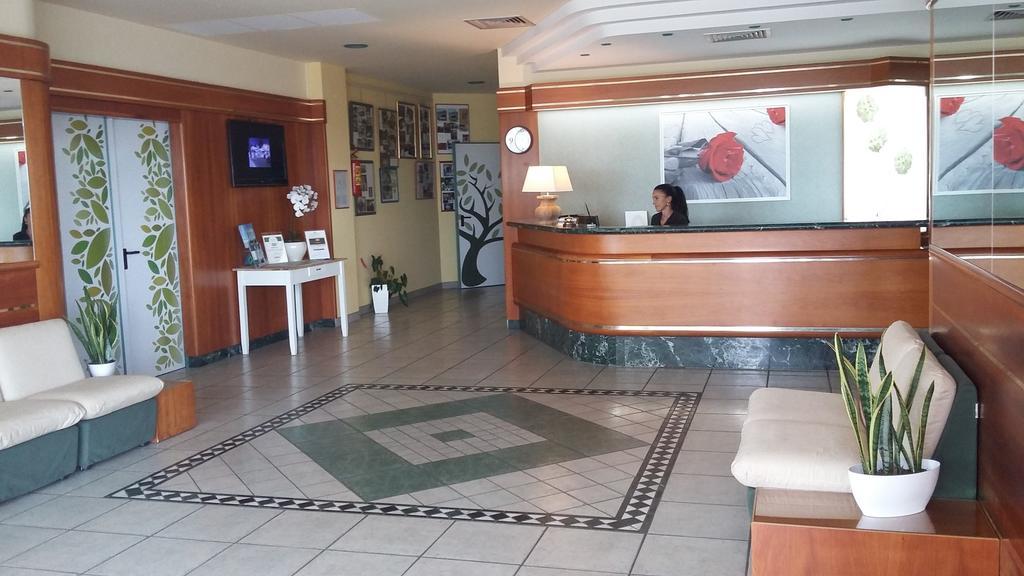 Hotel Parco Degli Ulivi Scerne Экстерьер фото