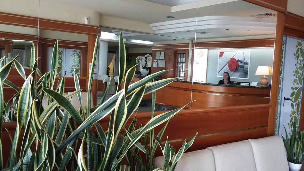 Hotel Parco Degli Ulivi Scerne Экстерьер фото