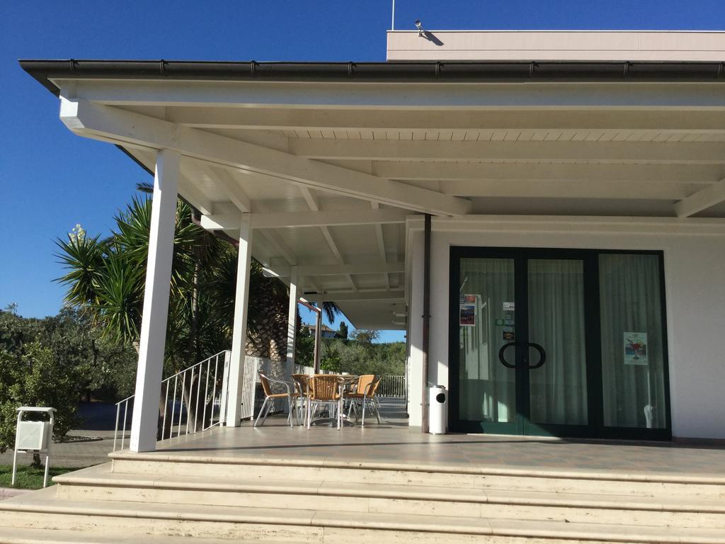 Hotel Parco Degli Ulivi Scerne Экстерьер фото