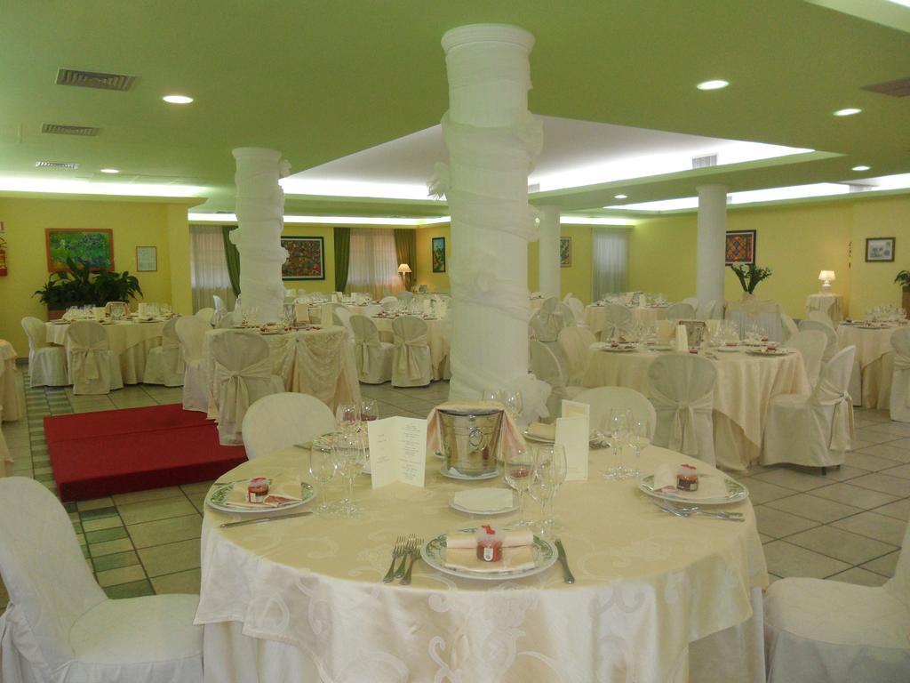 Hotel Parco Degli Ulivi Scerne Экстерьер фото