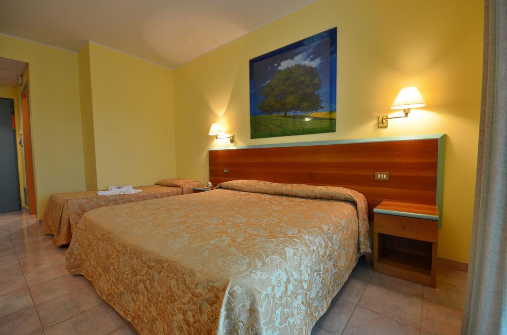 Hotel Parco Degli Ulivi Scerne Экстерьер фото