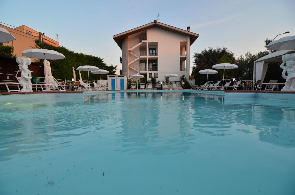Hotel Parco Degli Ulivi Scerne Экстерьер фото