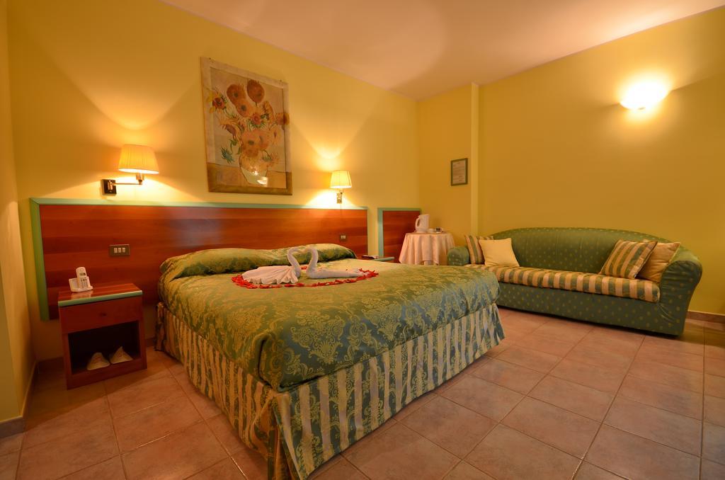 Hotel Parco Degli Ulivi Scerne Экстерьер фото