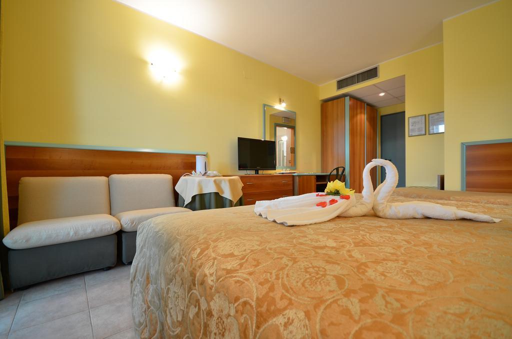 Hotel Parco Degli Ulivi Scerne Экстерьер фото