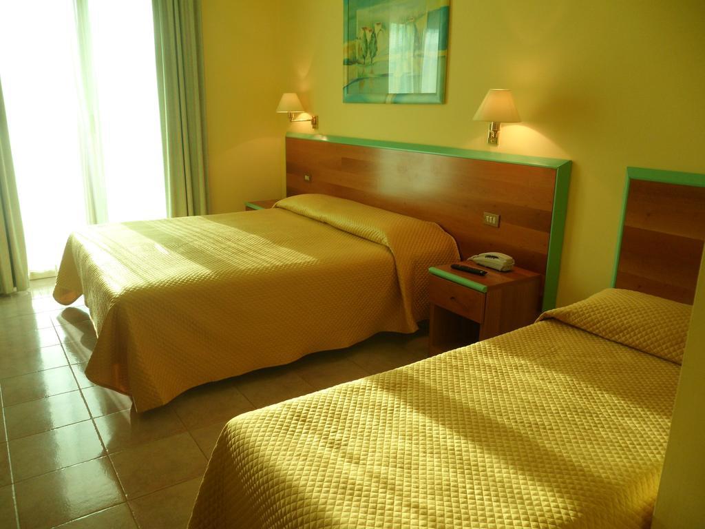 Hotel Parco Degli Ulivi Scerne Экстерьер фото