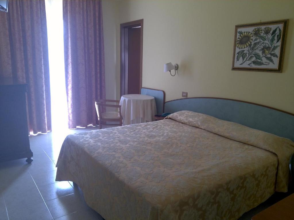 Hotel Parco Degli Ulivi Scerne Экстерьер фото